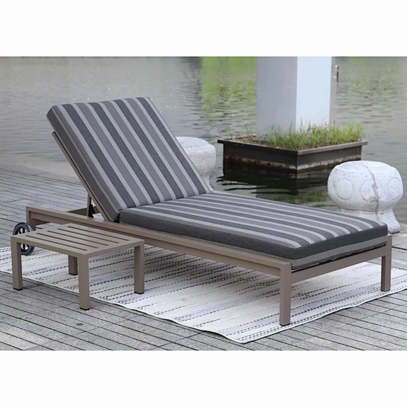 chaise lounge